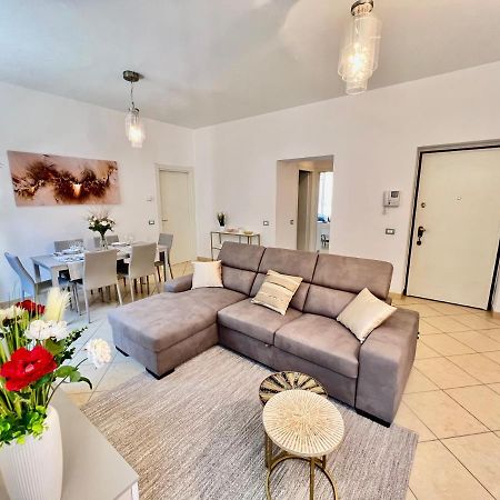 Divina Luxury Apartment With Jacuzzi Near The Lake Como Luaran gambar