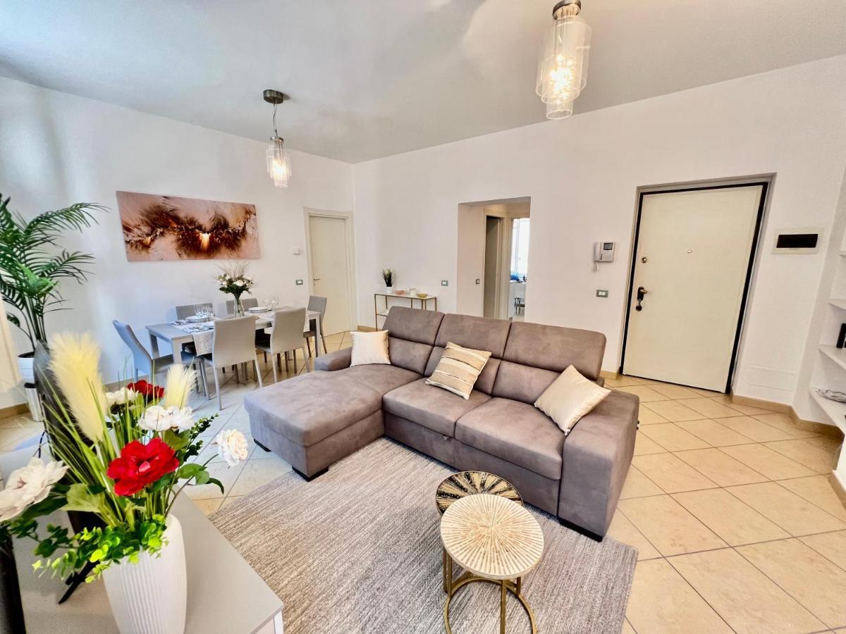 Divina Luxury Apartment With Jacuzzi Near The Lake Como Luaran gambar