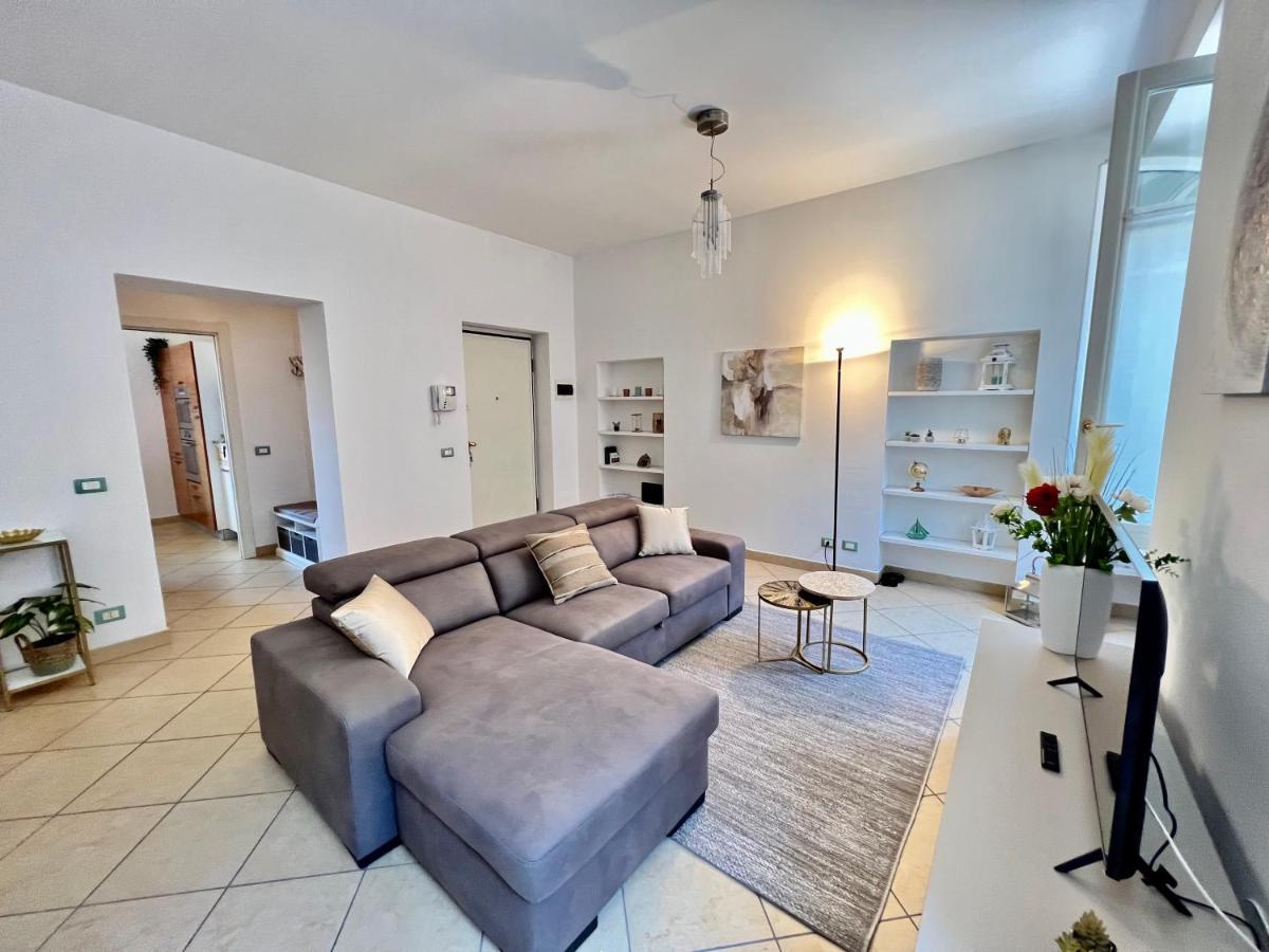Divina Luxury Apartment With Jacuzzi Near The Lake Como Luaran gambar
