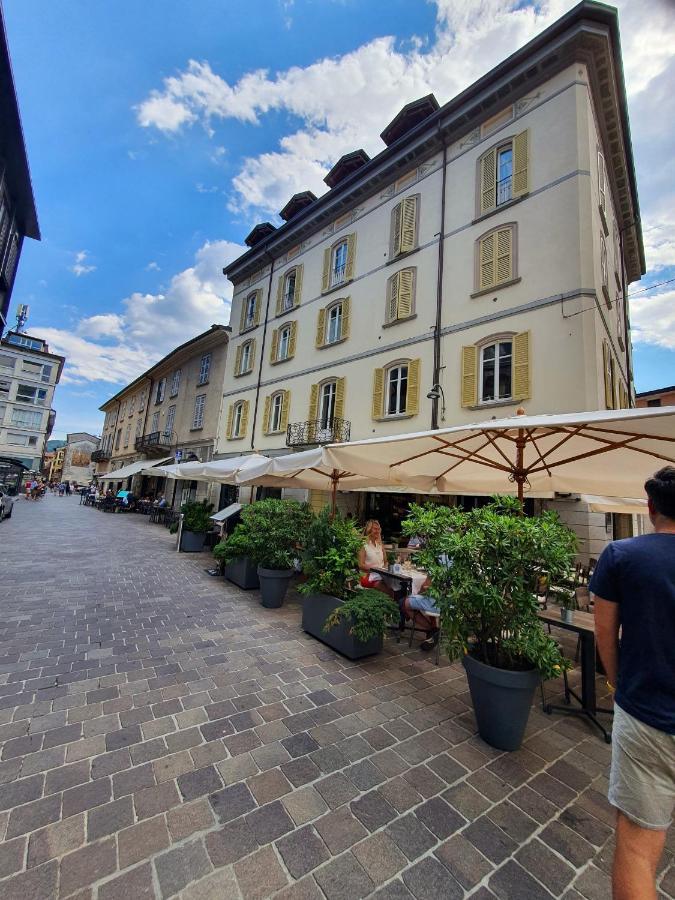 Divina Luxury Apartment With Jacuzzi Near The Lake Como Luaran gambar